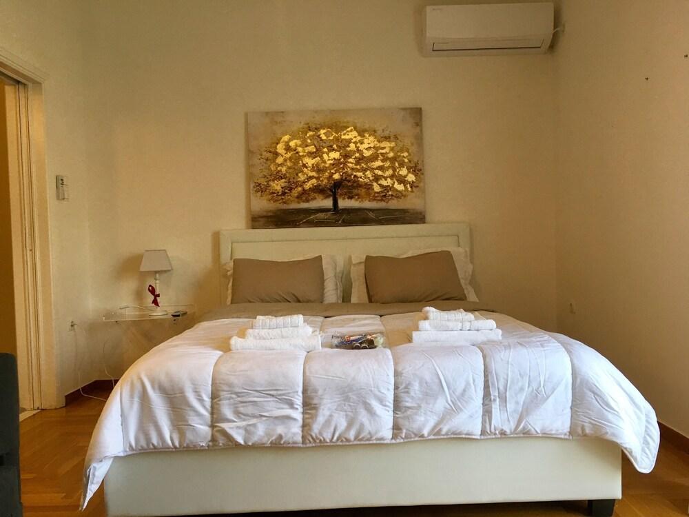 Top Sightseeing 3Rd Floor Studio On A Paved Road! เอเธนส์ ภายนอก รูปภาพ