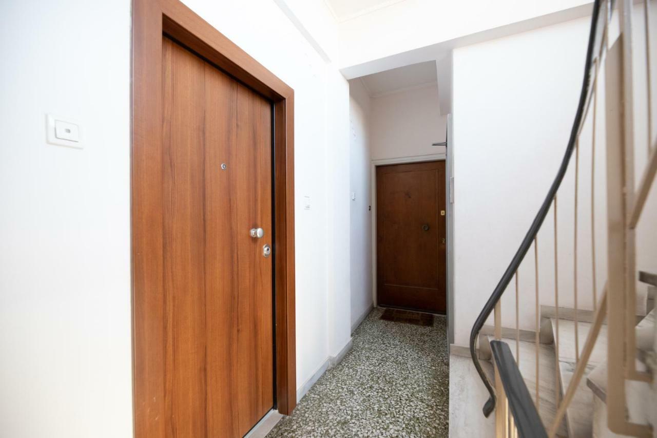 Top Sightseeing 3Rd Floor Studio On A Paved Road! เอเธนส์ ภายนอก รูปภาพ
